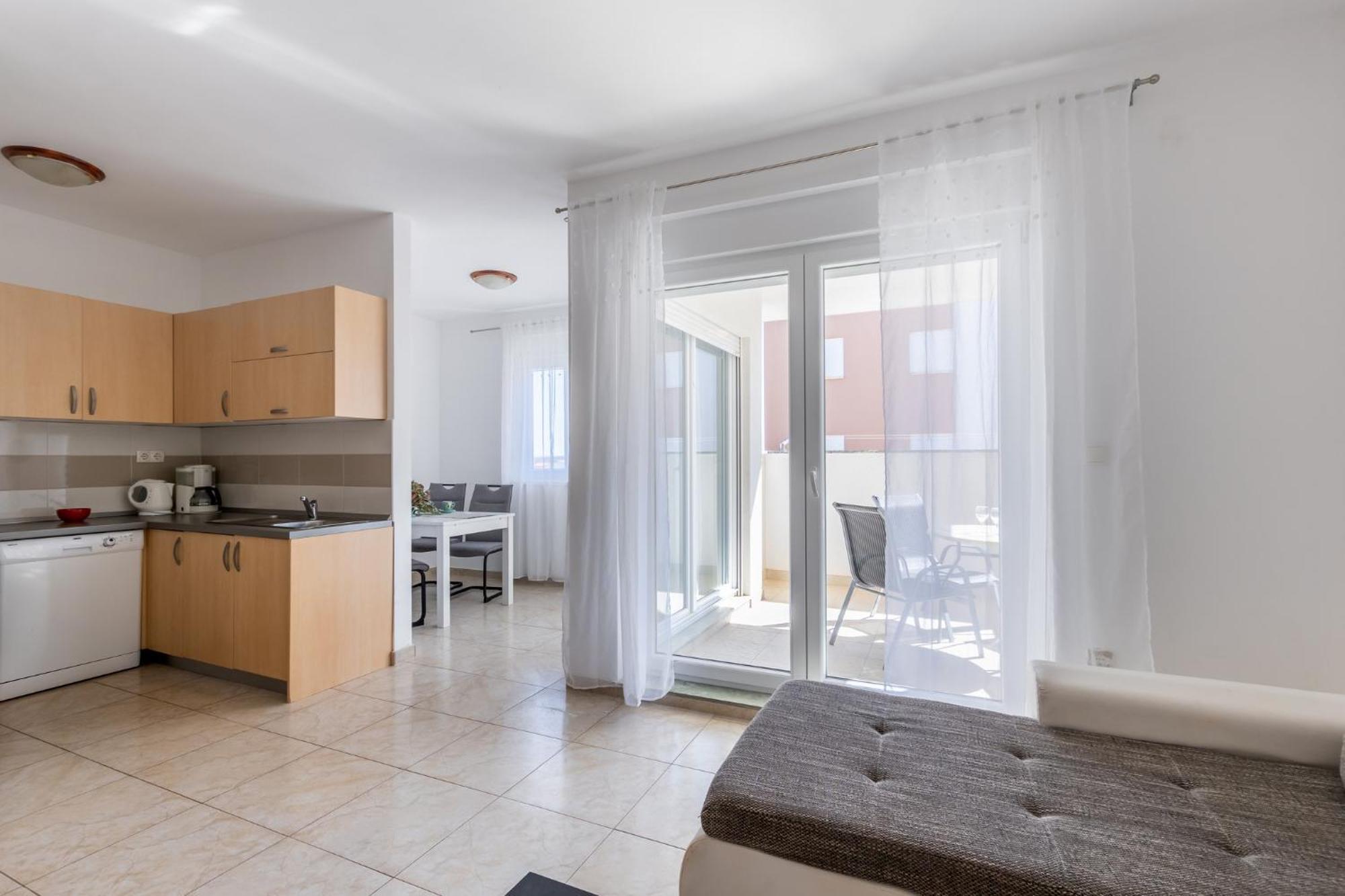 Apartment Village ニン エクステリア 写真