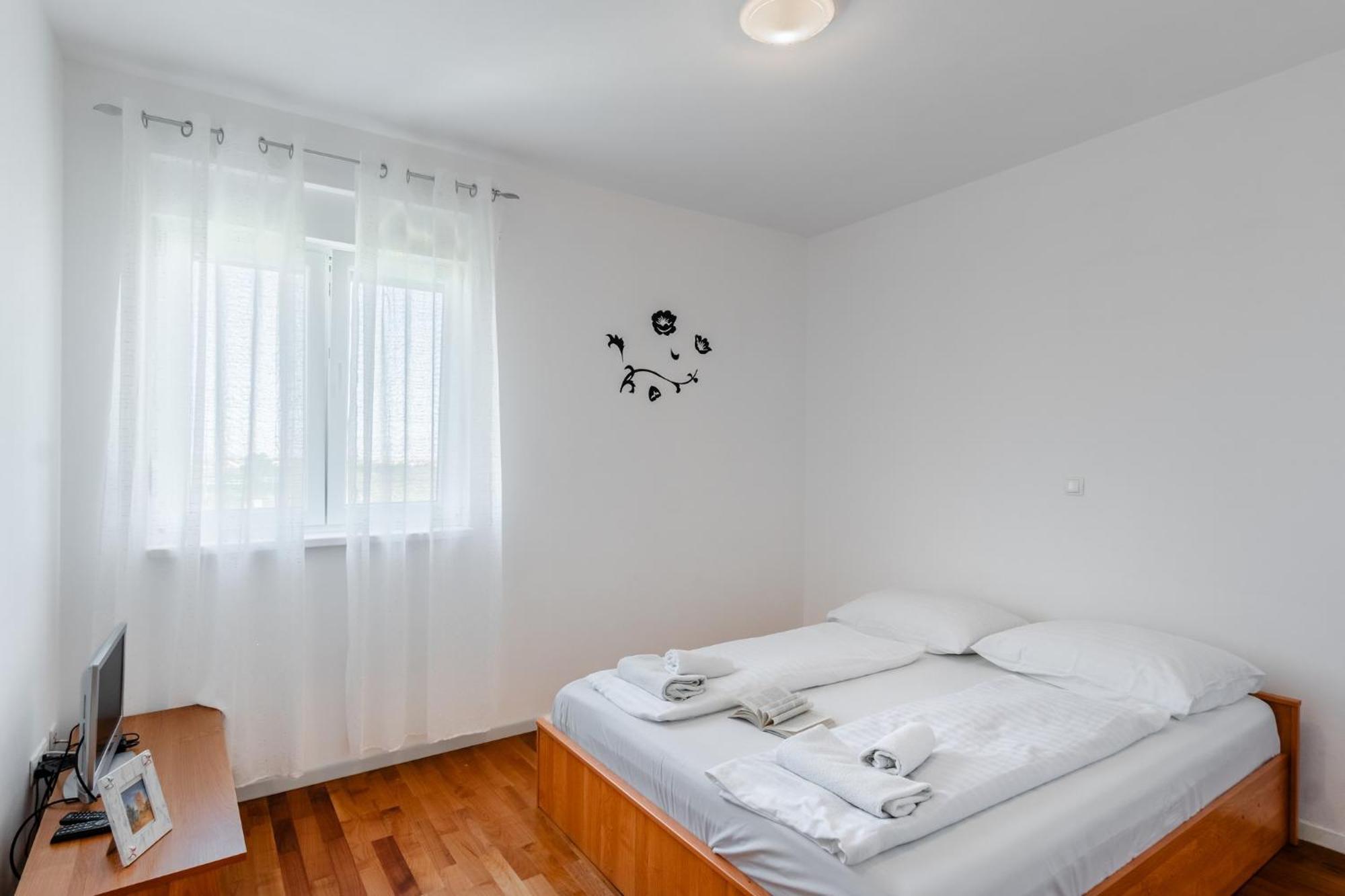 Apartment Village ニン エクステリア 写真